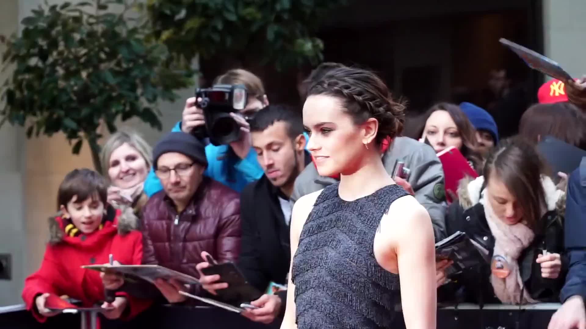 Daisy Ridley and her amazing ass