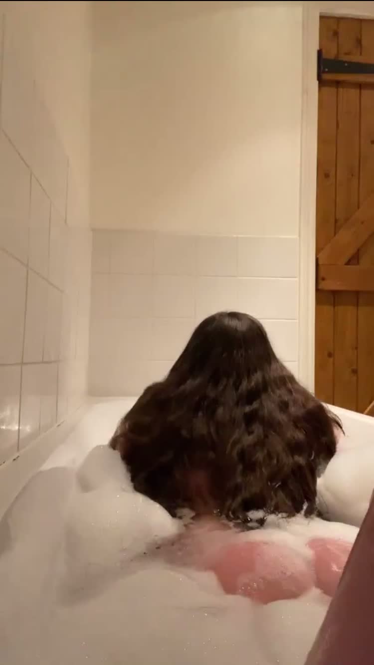 Hope you enjoy! More tomorrow if you do...💛