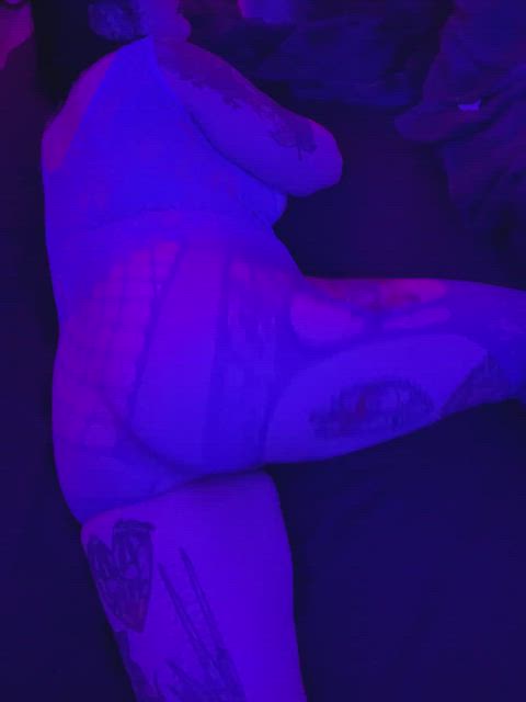 Imagine me bouncing on your cock like this 🤭 (f)