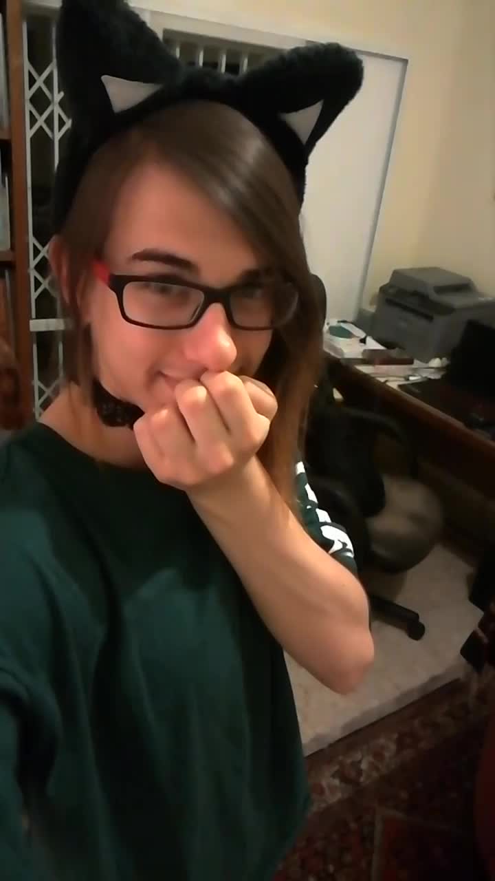 My room is so messy D: