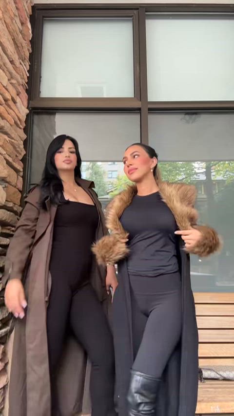 Damn 2 bhadies