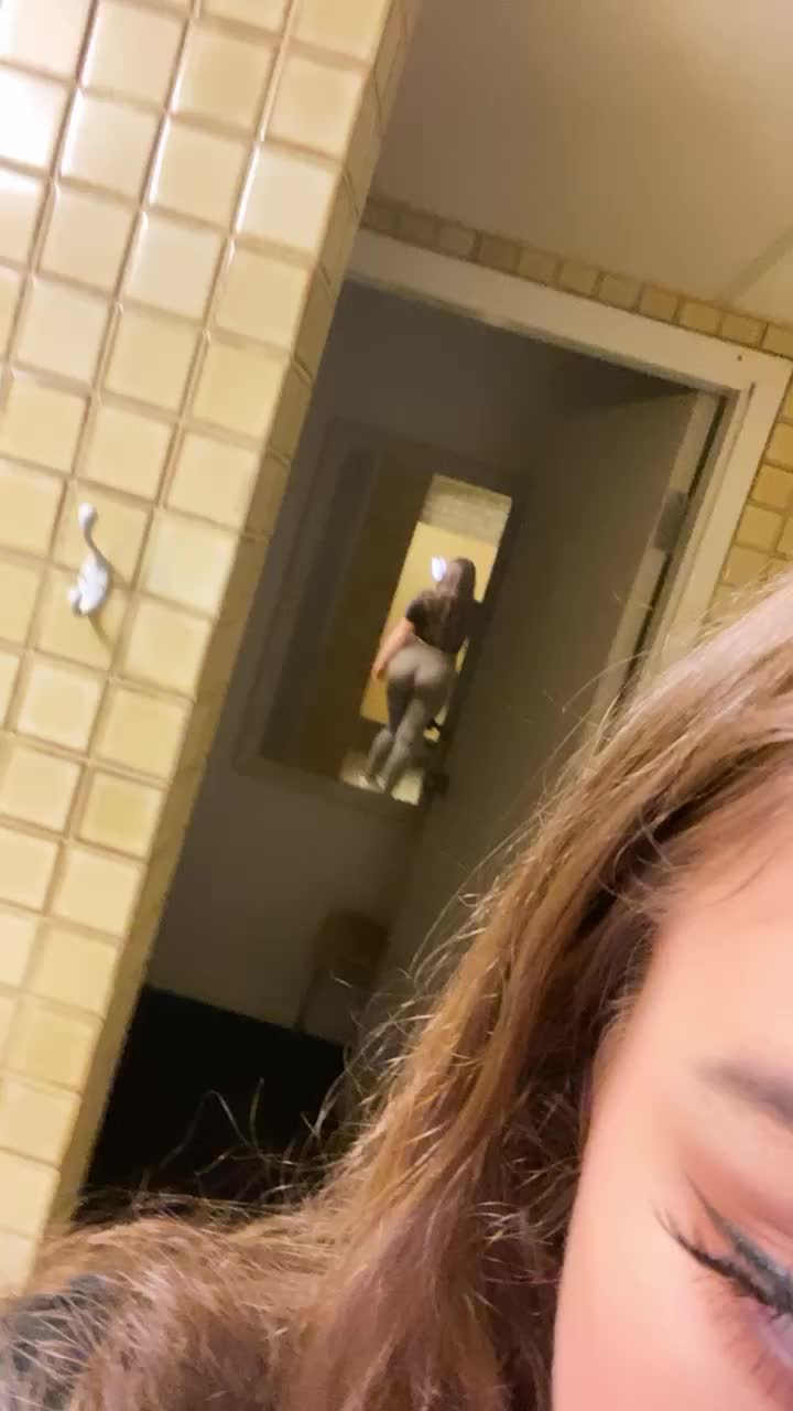 Upvote If You Wanna Punish My Ass?
