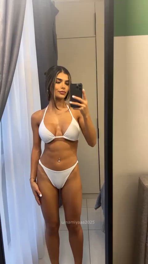 i look so good in white