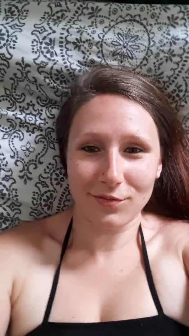 Hot girl enjoying herself pt 1
