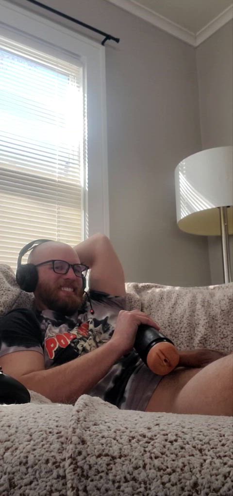 34 Straight Gooning while gaming