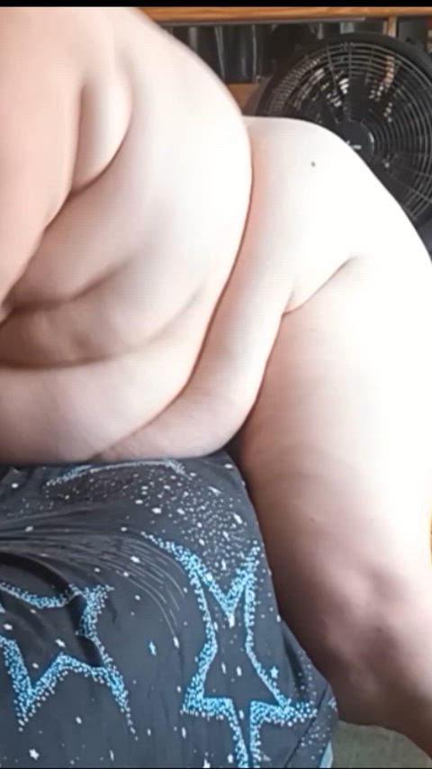 Big heart, Big belly and a Spicy side you wouldn't expect🤭🤭 https://onlyfans.com/lizlistens thumbnail