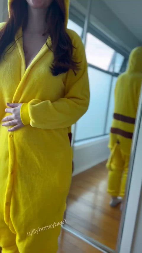 Bet you didn’t expect Pikachu to use Flash [F]