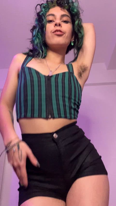 just cant understand why people hate hairy armpits