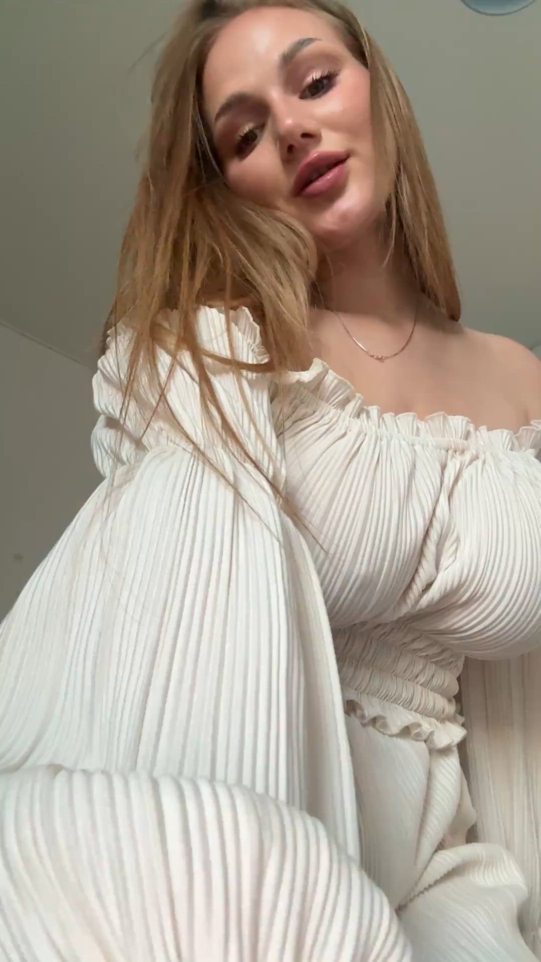 college natural tits reveal