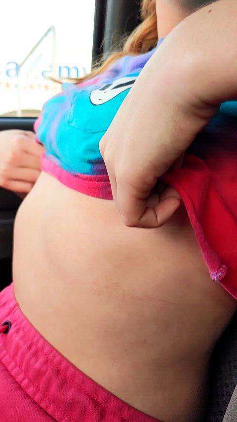 I'm a fuckdoll that always flashes