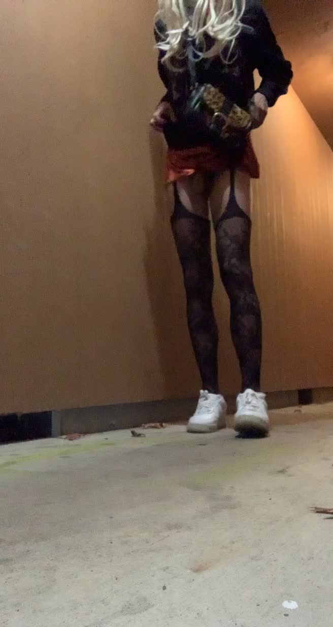 What would youu do if you caught mee?!?😳🍑