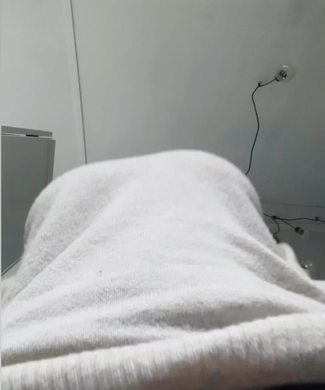 It’s getting cold, I got a hiding spot (drop)