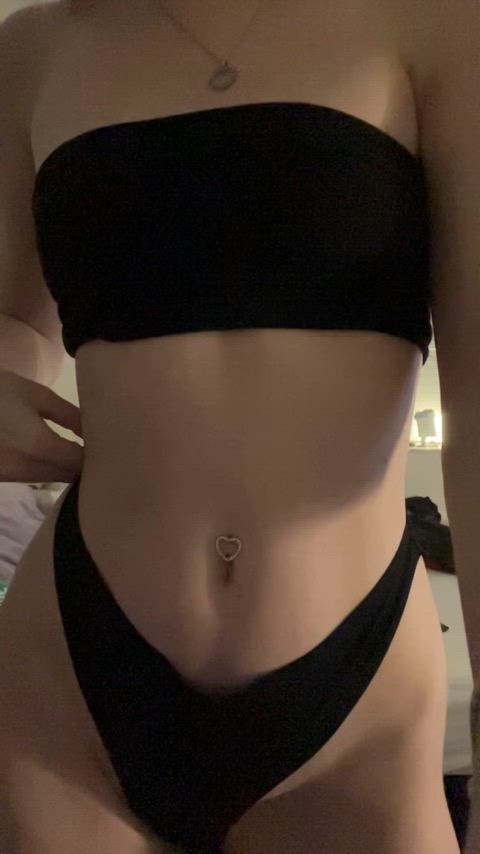 Meine Kehle ist bereit für deinen ganzen Schwanz 🔥