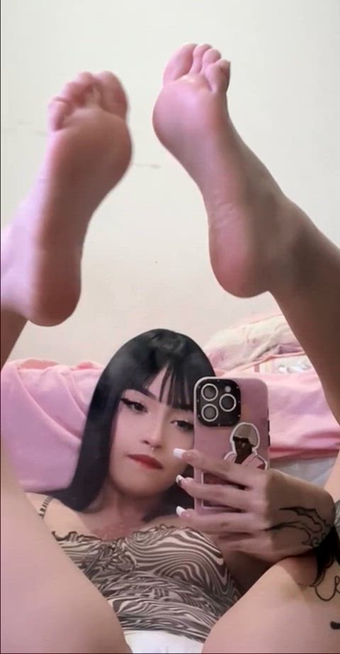 how much do u wanna suck my feet deep