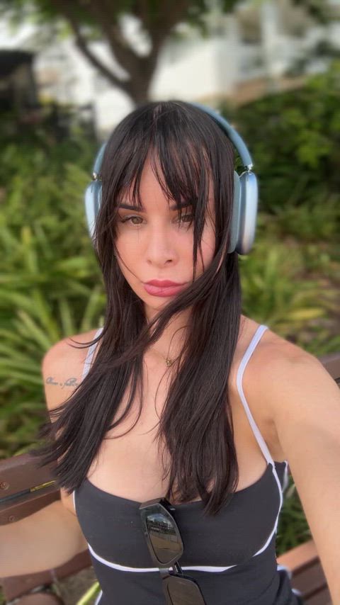 This presence holds the room ✨👀