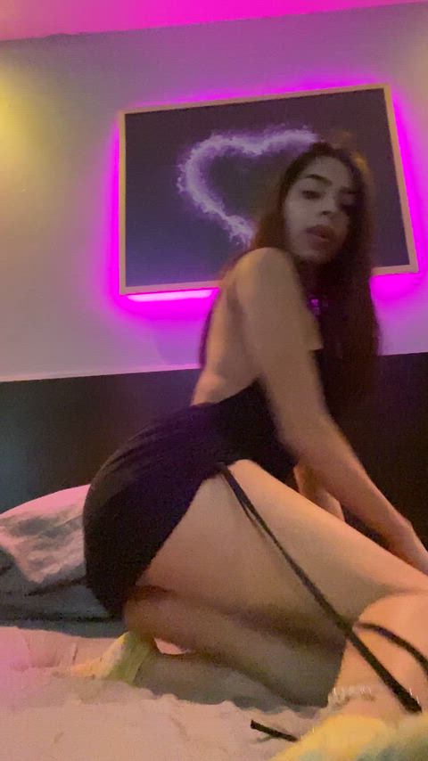 18yo Latina with a big ass tease [F]