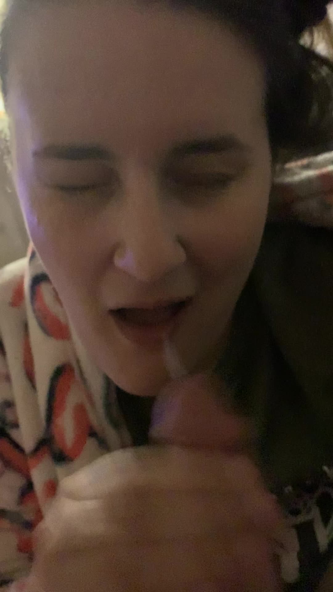 I love sucking the cum out!