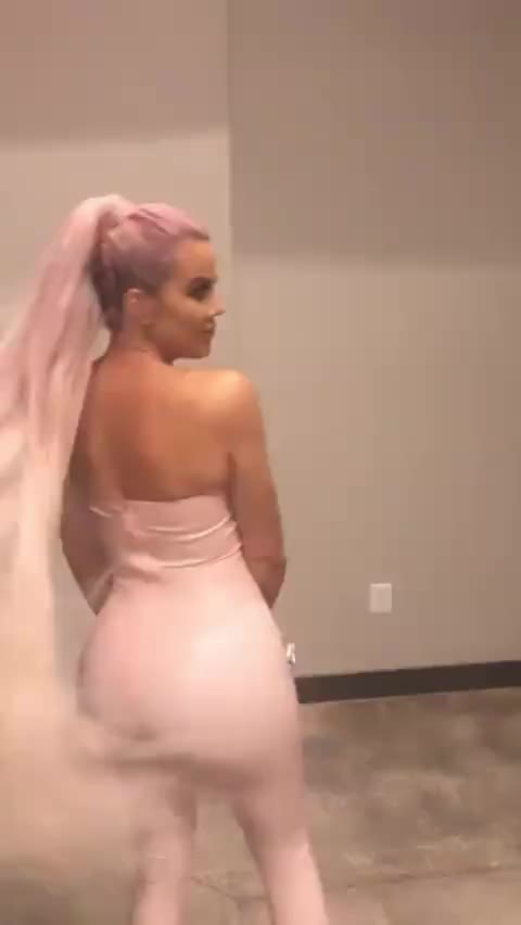Thicc Khloe🍑