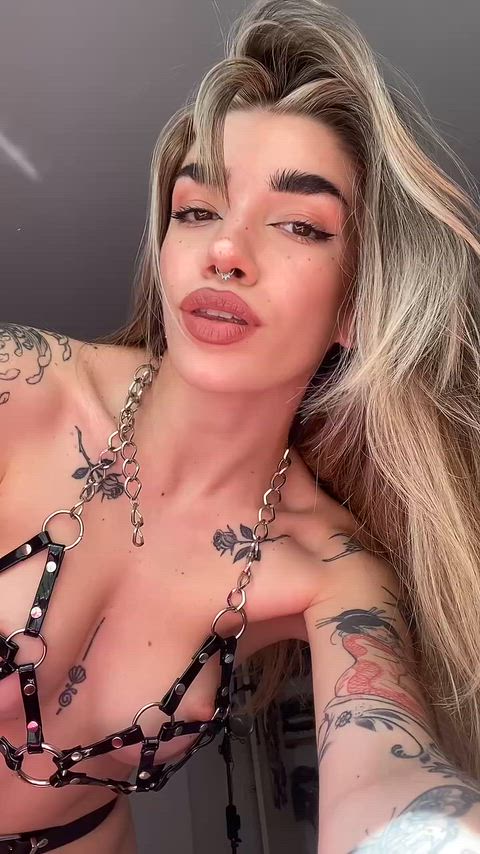 Sending my private nudes for anyone who says 'mine' on the first day of the year! no joke