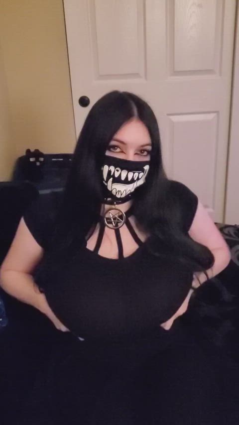 EsskayUwU vid 23/98