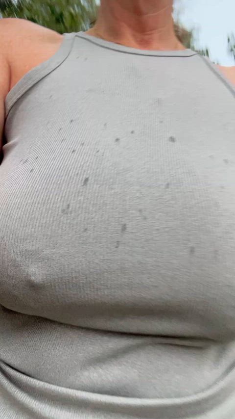 First day back in the USA and Cincinnati welcomes me with getting my titties all wet 😈🤭