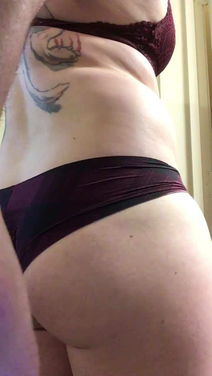 Spread my pussy