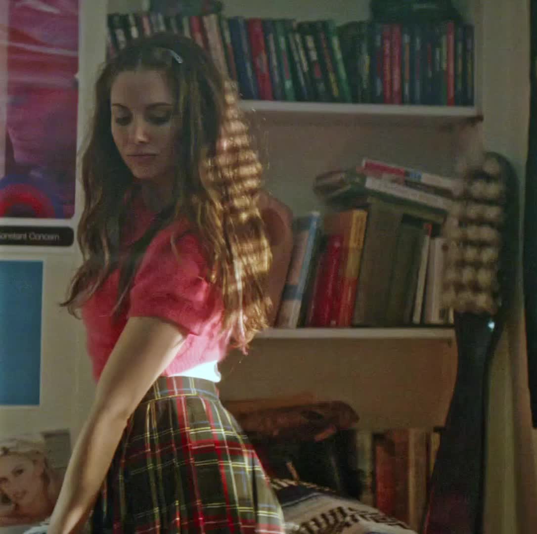 Alison Brie teasing us to convince me to suck my first cock