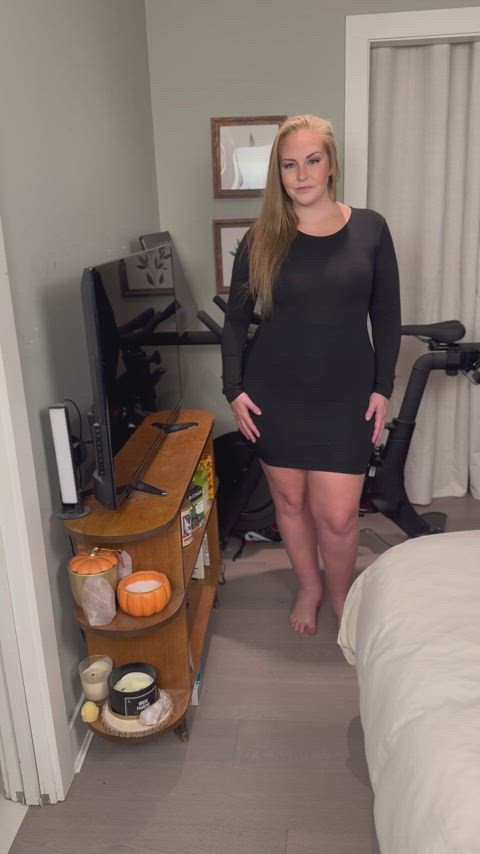 Chubby, but oh so cute in this tight dress