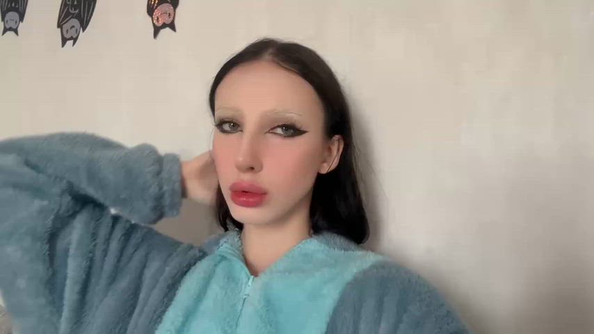 18 Years Old Amateur Babe Brunette Cute Kitty Model OnlyFans Selfie TikTok Porn GIF by maariii