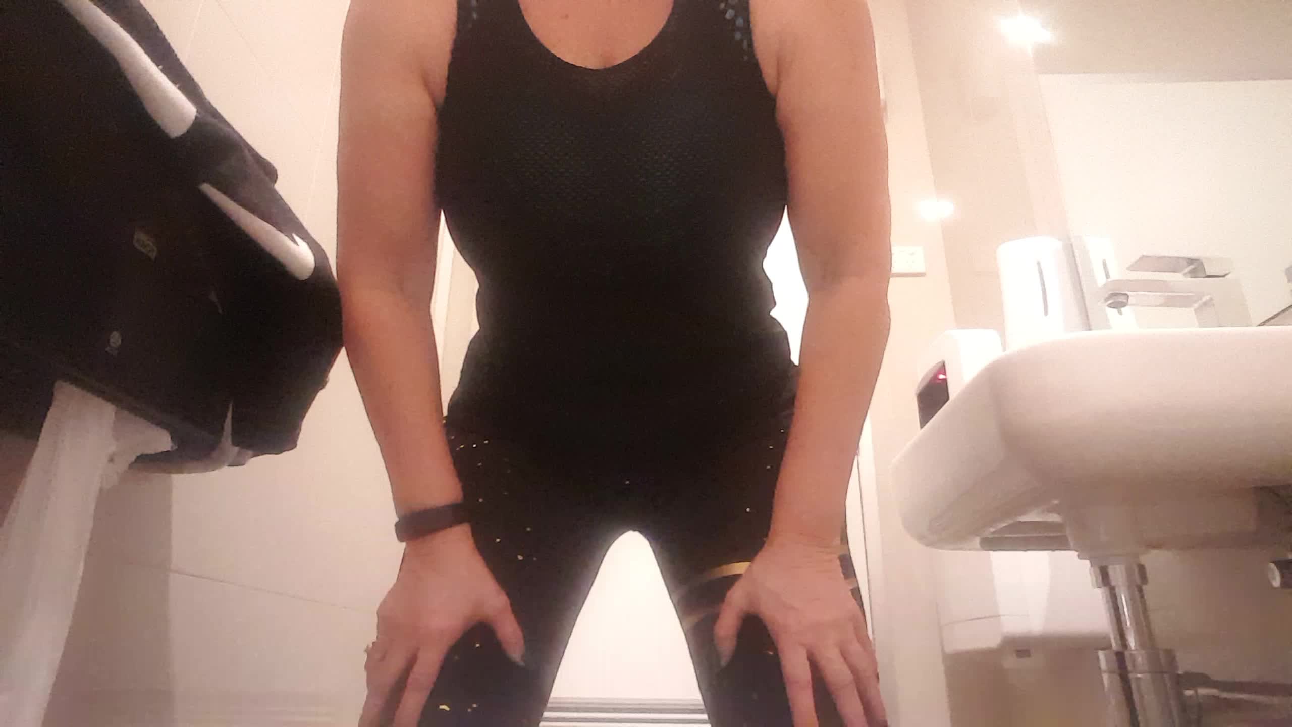 Black suppose to make you look smaller.. Did it work?😉 Xx 54yo 🇦🇺