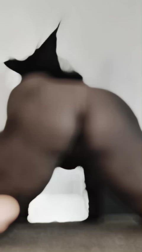 Big booty Ebony Witch twerking naked