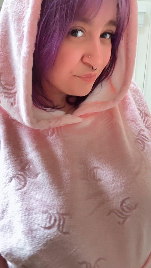 Spend one slumber party with me… and you’ll see what makes me Dreamy. 😏💋