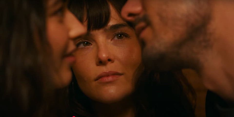 'Zoey Deutch' and 'Ruby Cruz' in The Threesome Trailer (2025)