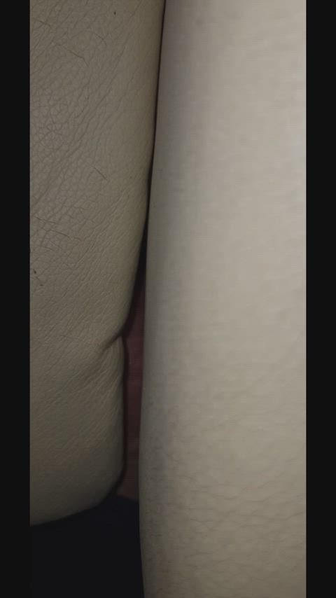 [23] Schonmal eine Leder Couch gefickt? ^^