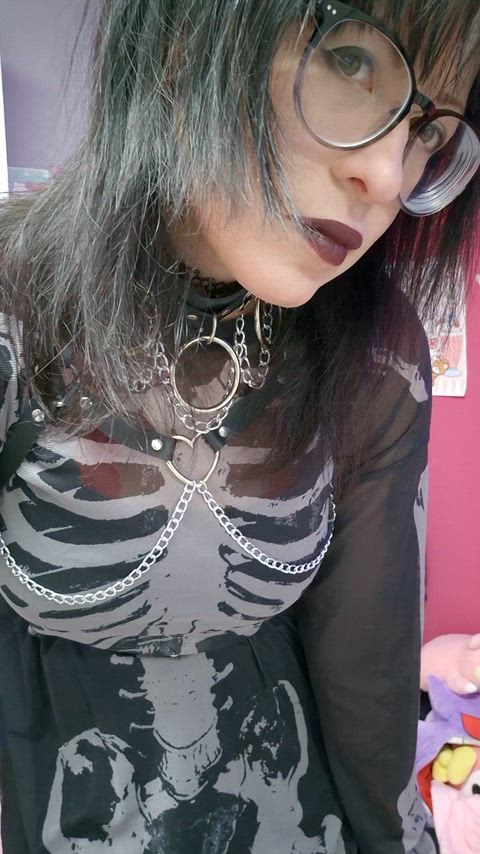 Talking bullshit but looking hot