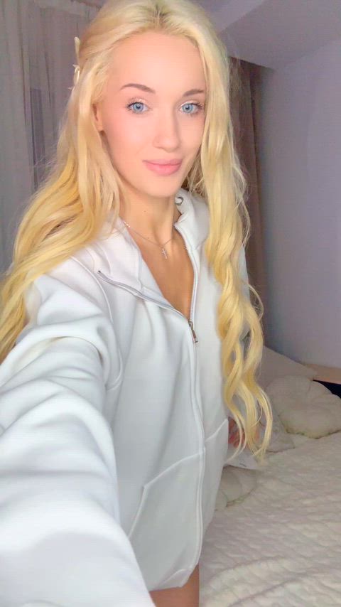 I think I look more beautiful without clothes