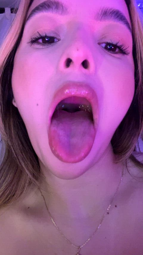 bet you wanna face fuck a latina babe now :ooo