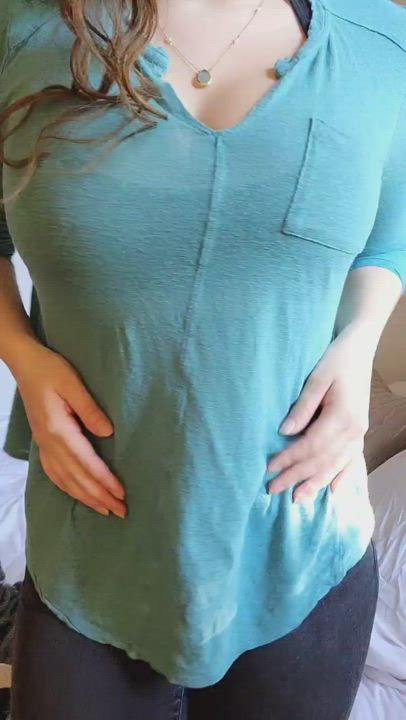 Amateur Big Tits Bouncing Tits College Teen Titty Drop Porn GIF by lamsinka89