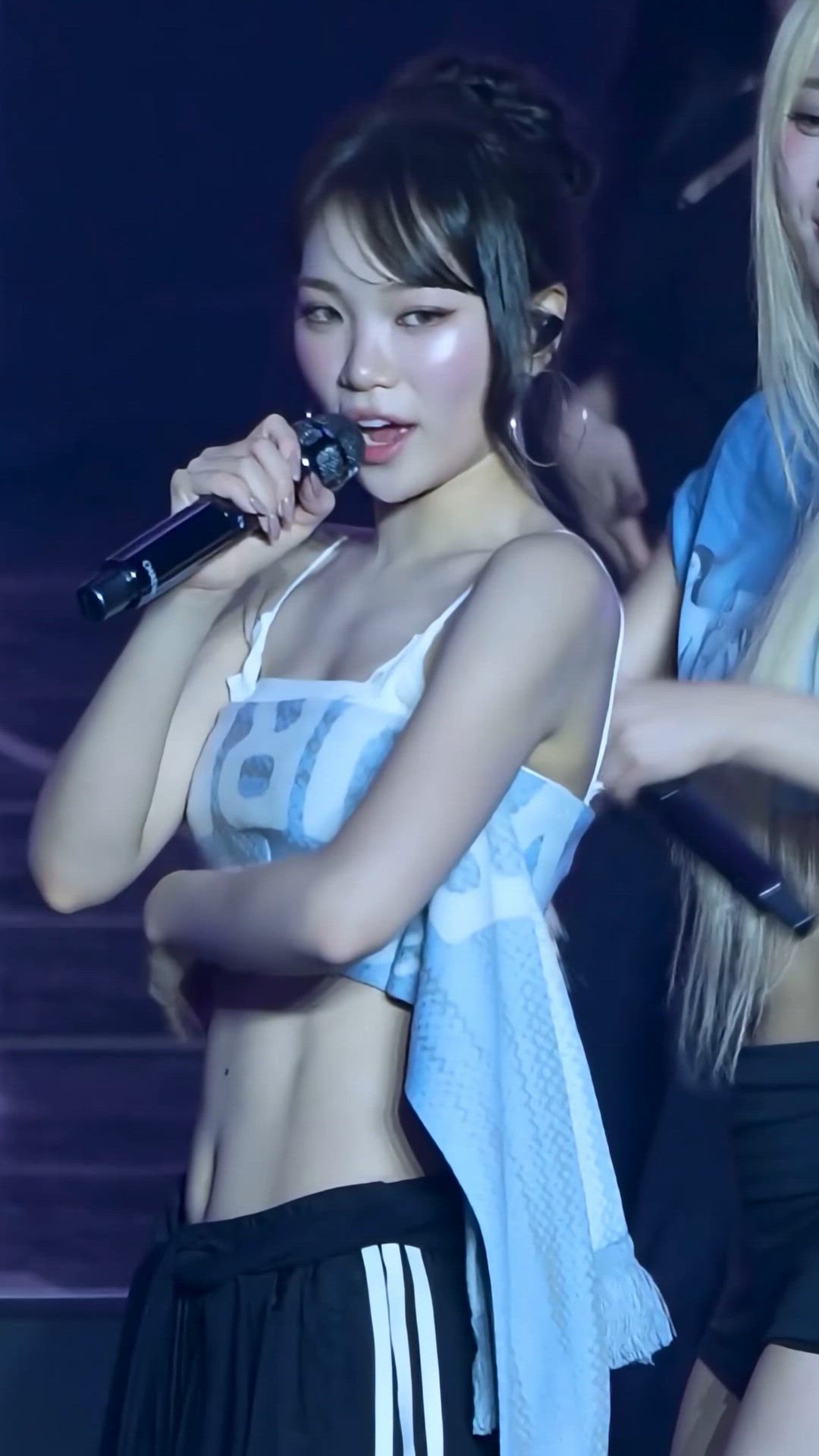 LE SSERAFIM - Chaewon