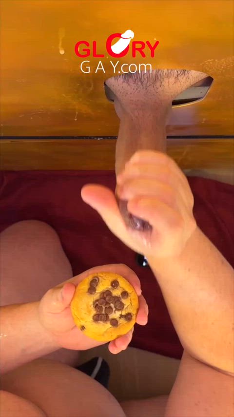 Cookie & Cream Xmas: He shoots… then I eat the whole cum-soaked cookie. You eating the next one with me? Christmas special, limited time only: A fat cock pushes through the gloryhole, gets stroked rock-hard… and unloads thick ropes of hot cum straight onto the cookie! Warm, creamy, absolutely drenched in fresh load… I grab the dripping cookie, look right into the lens, and take a big, slow bite while the cum still oozes out. Question is: Are YOU ready to eat the next one with me? 😈 Brand new vid thumbnail
