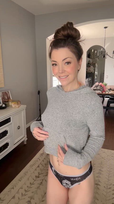 It’s hard to not show off my cute mom bod