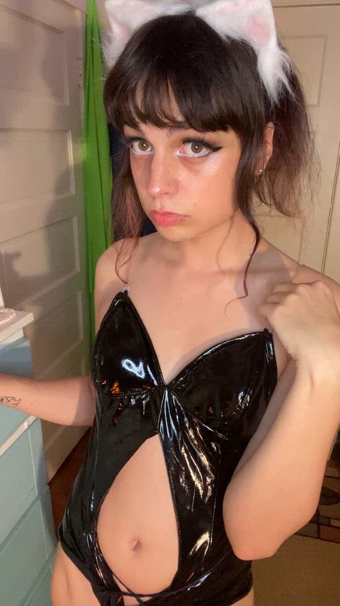 anyone wanna suck off this uncut catgirl? 🥰