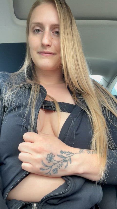 Amateur Big Tits Blonde Boobs Cute OnlyFans Tits Porn GIF by deedeebabbii