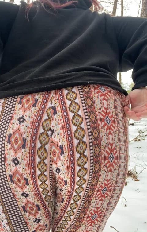 Would you eat a goth girl’s ass in public