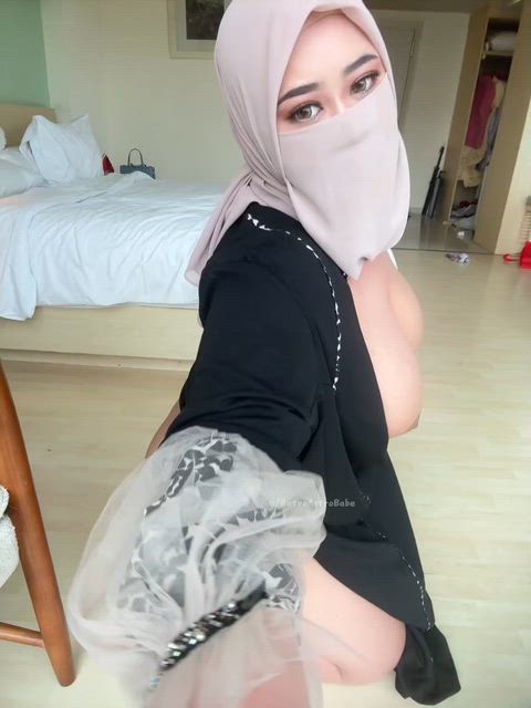 I think only big boys can handle a chubby habibti