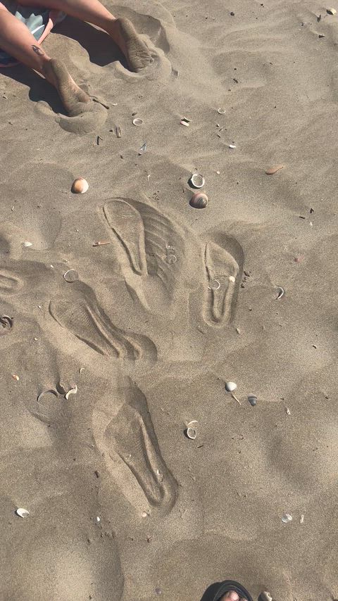 I never forget my butt accessory when I go to the beach