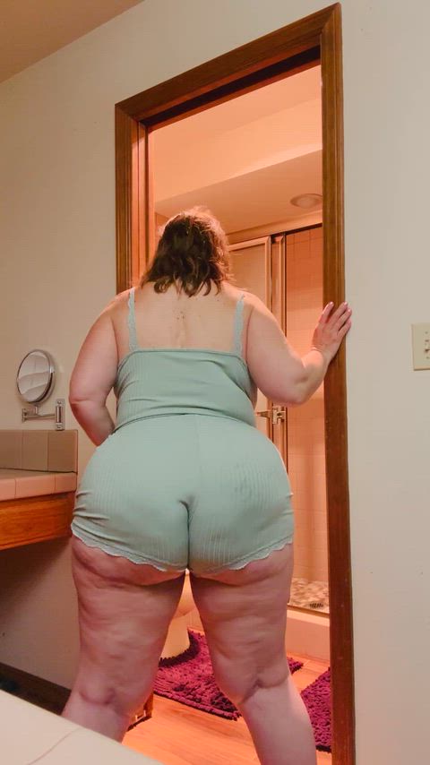 Smell that? Itβs your pre-poop π¨ π© dinner. Lick my asshole clean after I flood it with sulfur. Make Mommy proud π