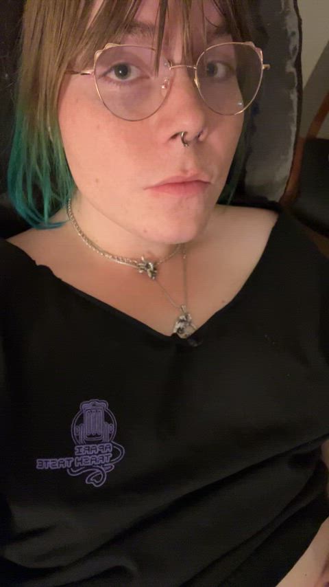 Under my desk is such a good look for you... [MtF22]