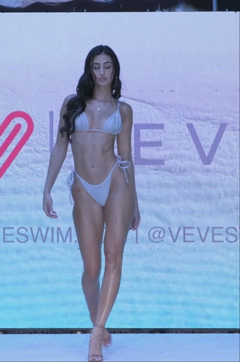 Jessica Alves - Veve Swim, Miami Swim Week 2025 (SloMo)