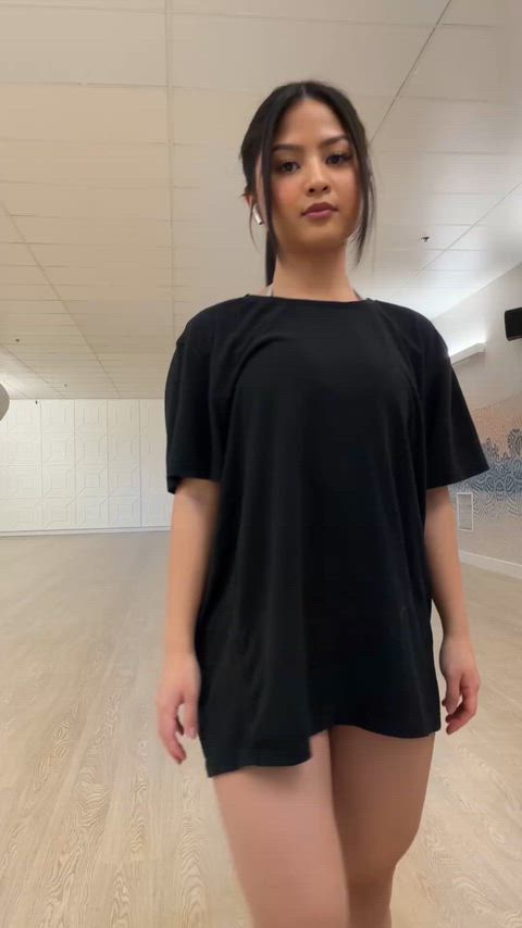 wanna find out how this peach tastes?